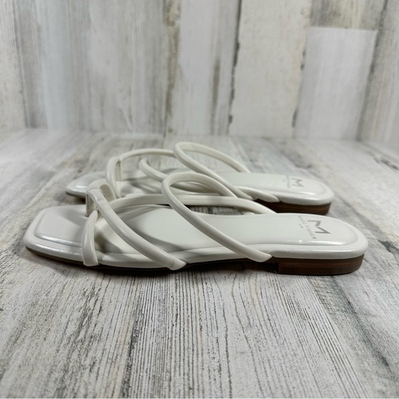 New Marc Fisher Fiada 2 Square Toe Faux Leather Thong Sandal In White #597 - Picture 2 of 8